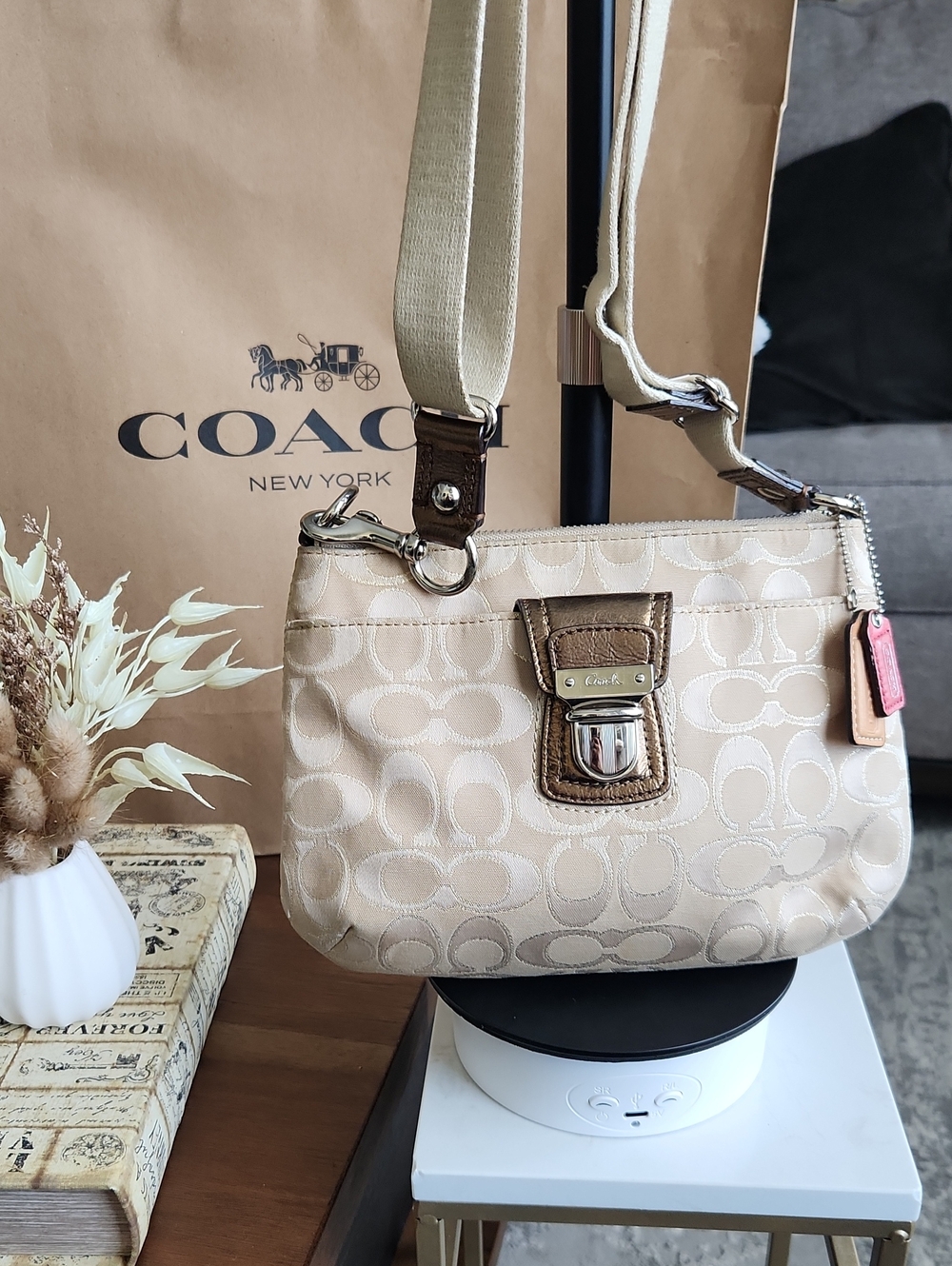 Vintage Coach Poppy Signature Crossbody Shoulder Bag Push Lock Cream Bronze